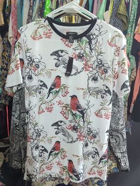 Forever 21 White Short Sleeve Shirt with Red & Green Bird Print, Animal Print XS
